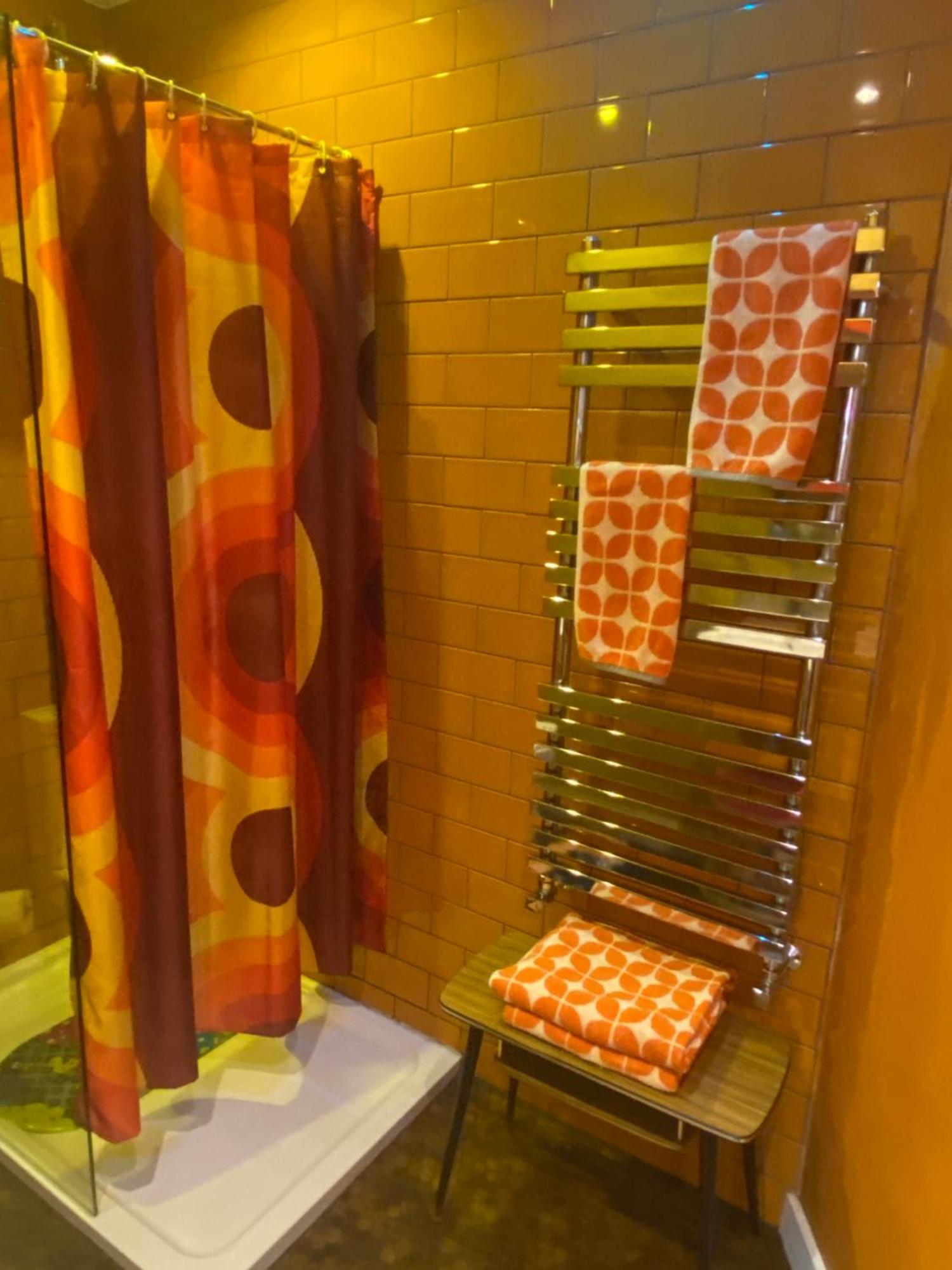 The Retro Retreat With Free Parking Apartment Hastings Luaran gambar