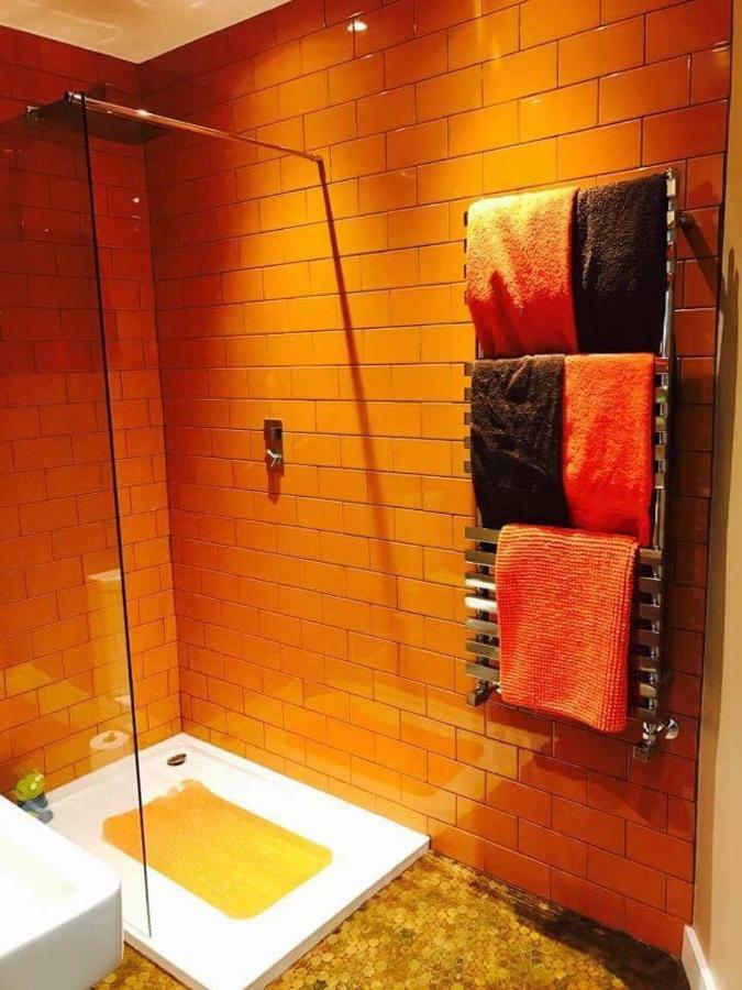 The Retro Retreat With Free Parking Apartment Hastings Luaran gambar